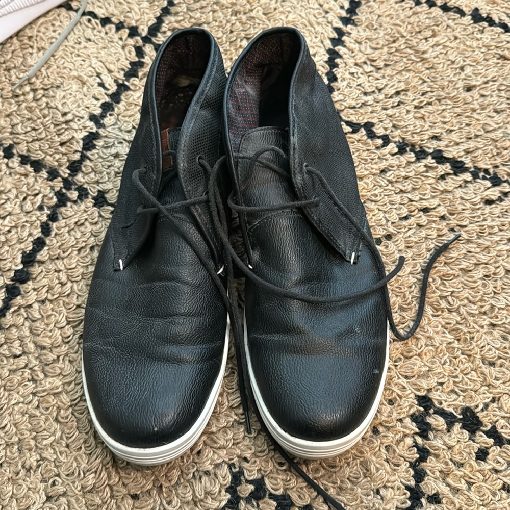 Men Ben Sherman high top shoes size 11 EUC